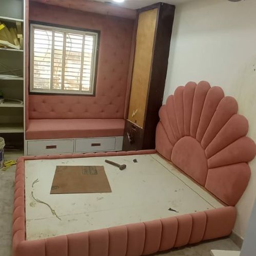 Pink Shell-Design Luxury Bed