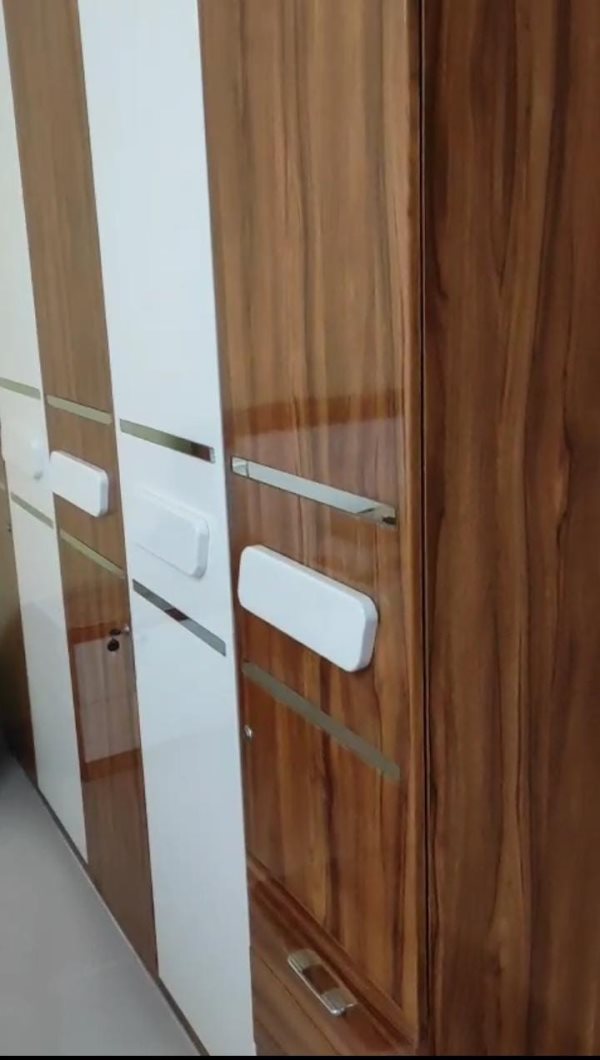 2 BHK Semi-Furnished Flat for Rent in Bangur Avenue - 25K